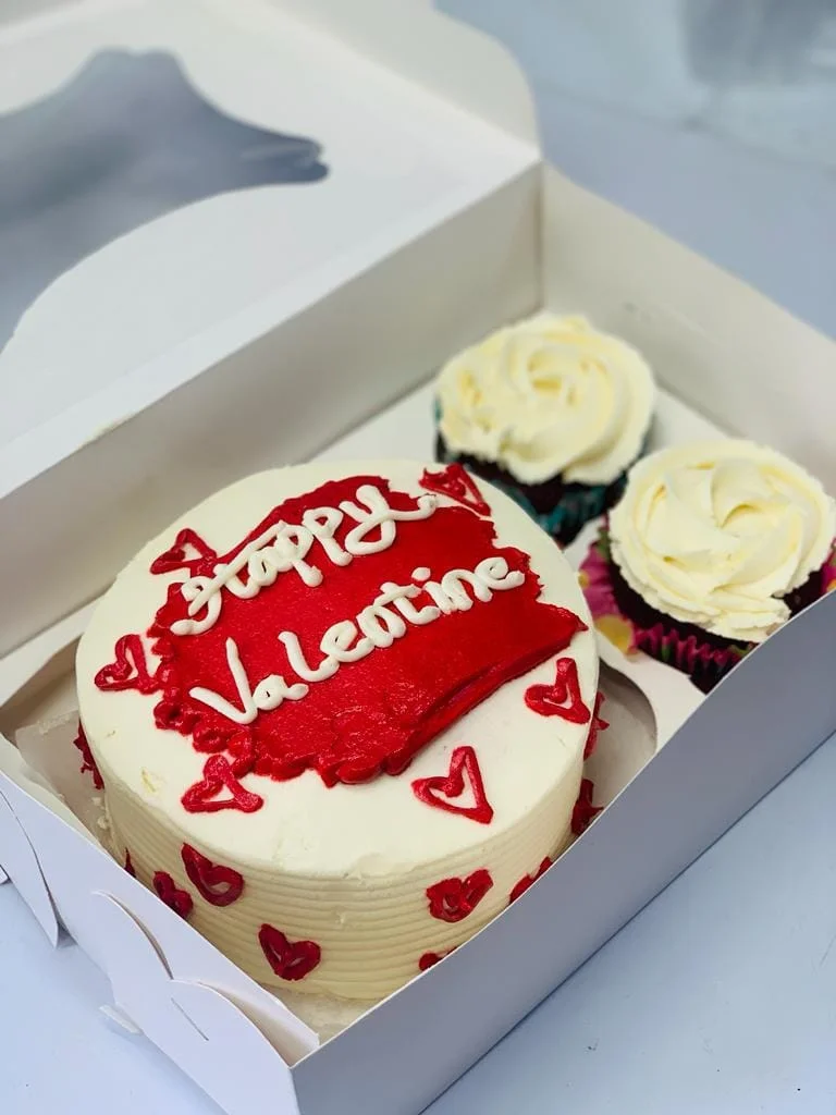 Valentine Bento Cake With Cupcakes